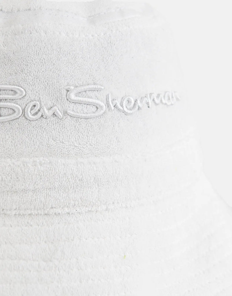 Ben Sherman Reversible Target Towelling White Bucket Hat: Stylish, Comfortable, Versatile Headwear