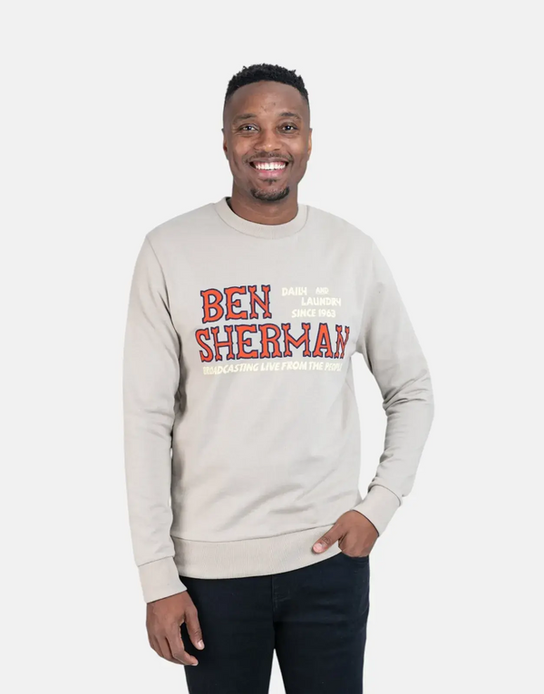 Ben Sherman Men's Grey Wanderers Crewneck Sweatshirt: Iconic Comfort, Bold Style, Durable Fabric