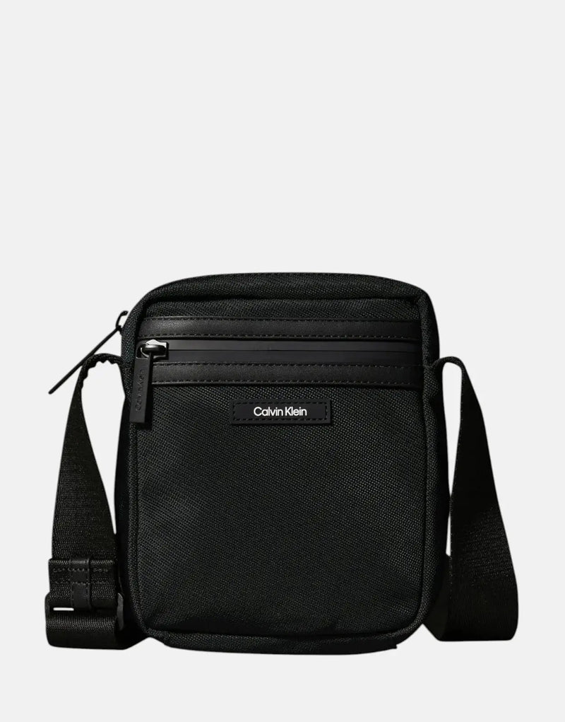 Calvin Klein Essential Reporter Bag: Sleek Black Crossbody for Daily Essentials
