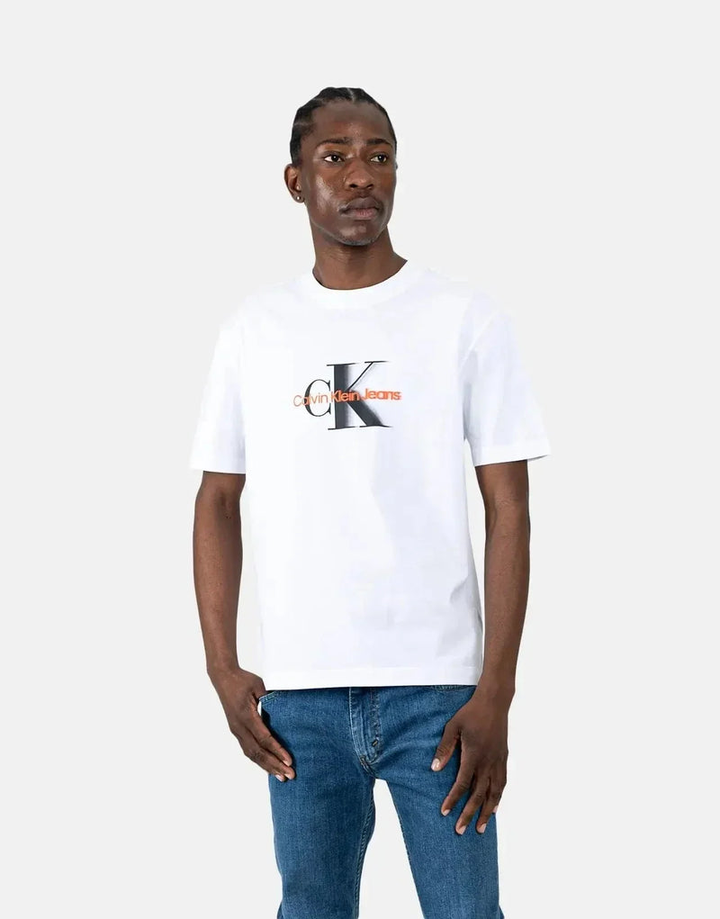 Calvin Klein Monologo Shift White Cotton Tee: Modern Fit, Iconic Style, Comfort