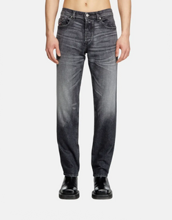 Diesel D-Finitive Tapered Jeans: Men's Regular Mid-Waist Black Comfort Denim
