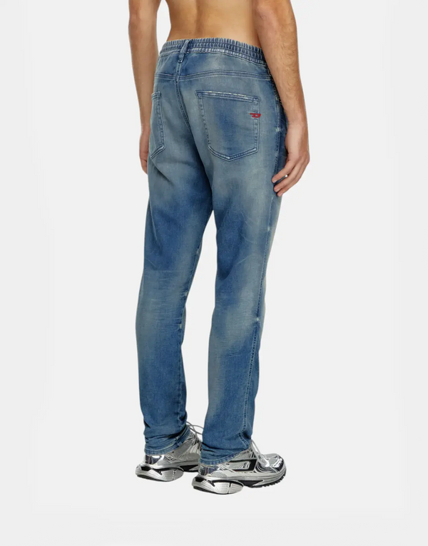 Diesel 2062 D-Strukt Jogg Jeans: Slim Fit, Mid-Waist, Ultimate Comfort Denim