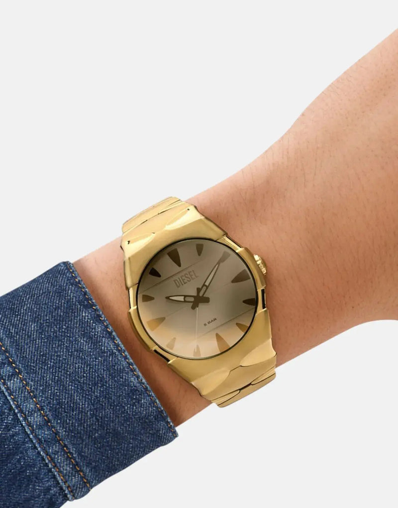 Diesel D-Sruptor Metamorph Gold Watch: Sleek Stainless Steel, Silver Dial, Water Resistant