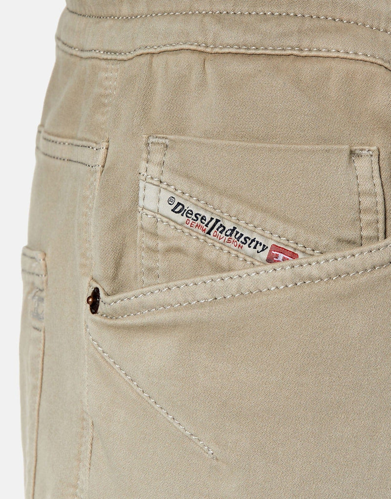 Diesel D-Strukt Jogg Jeans: Tapered Fit, Flexible Comfort, Stylish Denim Look