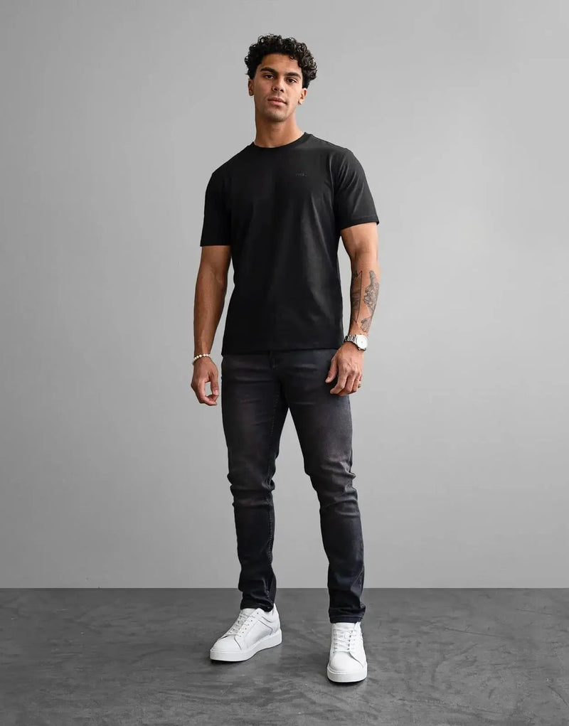 Fade Essential Black Slim Fit T-Shirt: Premium Cotton Blend Comfort