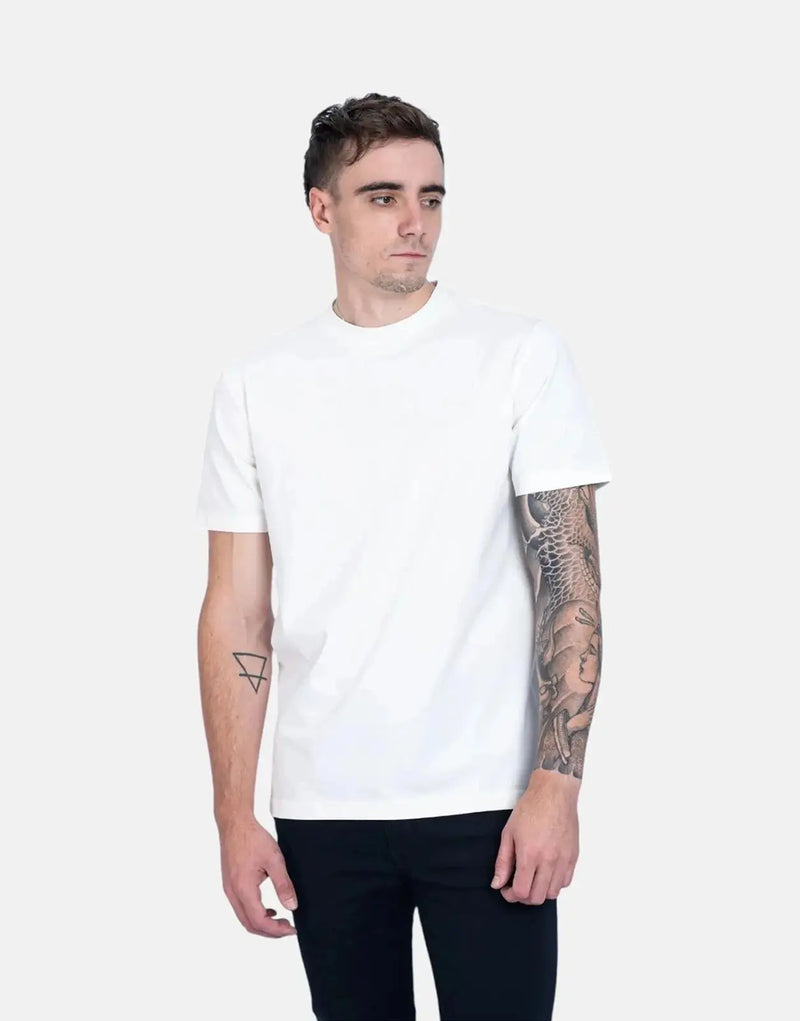 Fade Signature Slim Fit White T-Shirt: Premium Cotton Blend, Everyday Essential