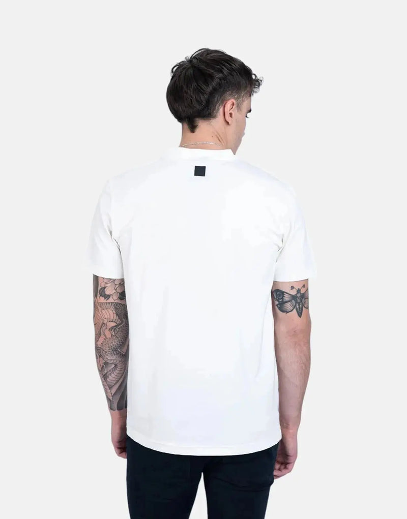 Fade Signature Slim Fit White T-Shirt: Premium Cotton Blend, Everyday Essential
