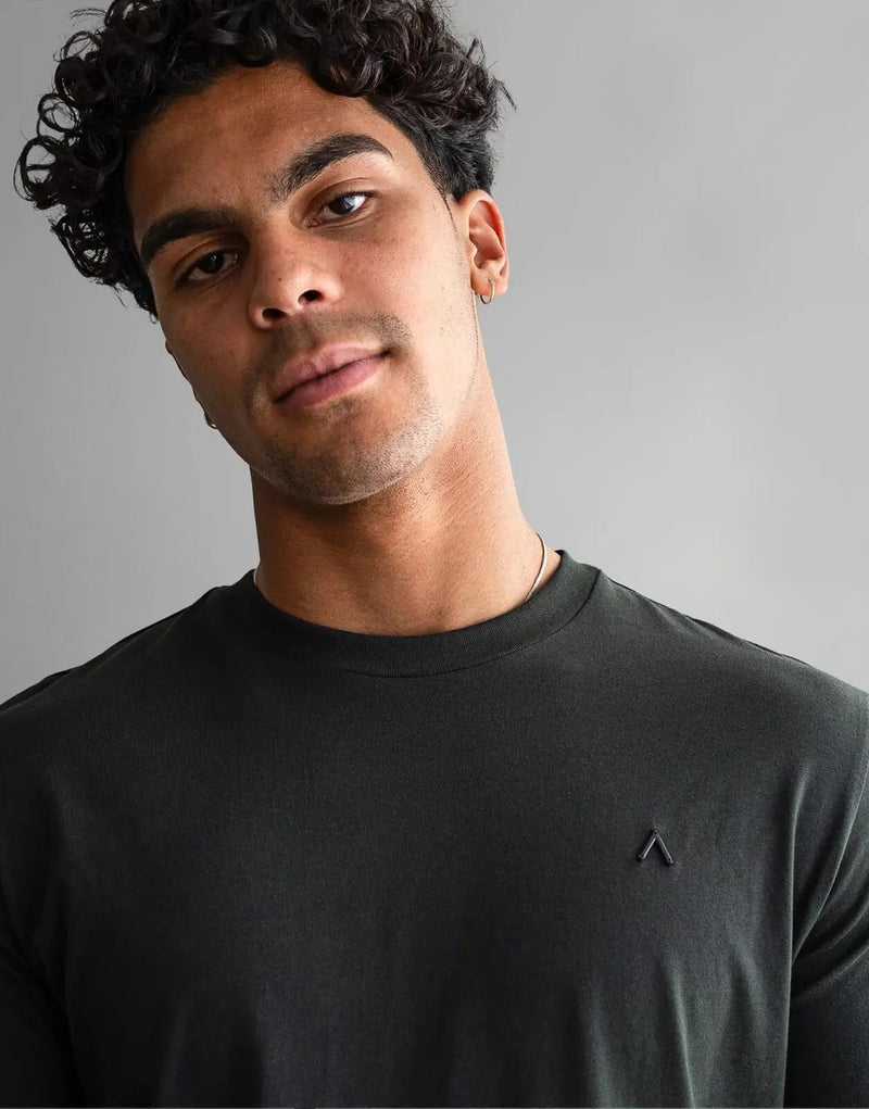 Fade Icon Men's Slim Fit Crew Neck Green T-Shirt with Metal Badge