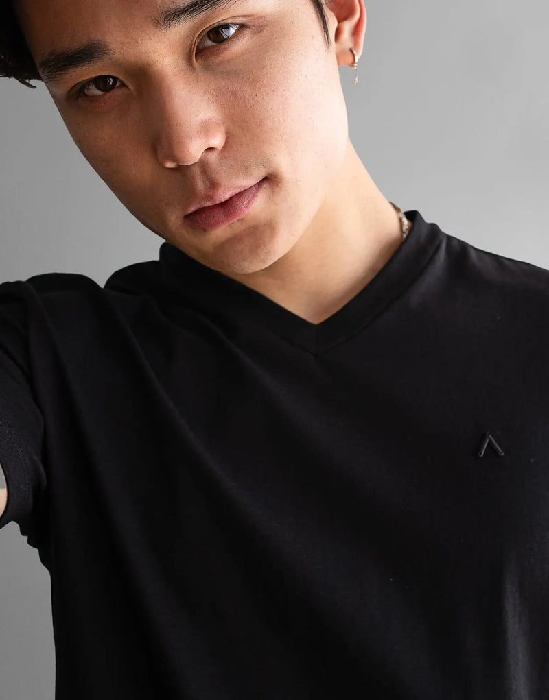 Fade Icon V-Neck Black T-Shirt: Premium Cotton Elastane, Slim Fit Style