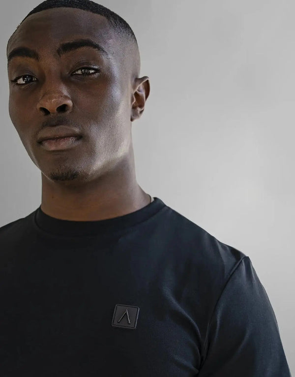 Fade Iconic Badge Black T-Shirt: Soft Cotton Blend, Essential Everyday Comfort