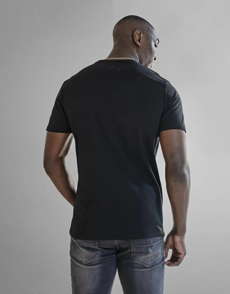 Fade Iconic Badge Black T-Shirt: Soft Cotton Blend, Essential Everyday Comfort