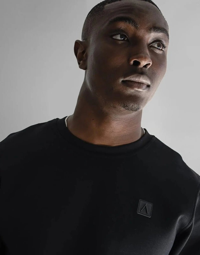 Fade Iconic Black Sweatshirt: Premium Cotton Blend, Ultimate Comfort, Modern Everyday Style
