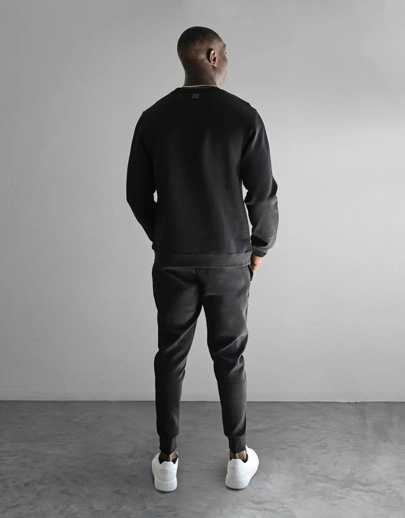 Fade Iconic Black Sweatshirt: Premium Cotton Blend, Ultimate Comfort, Modern Everyday Style