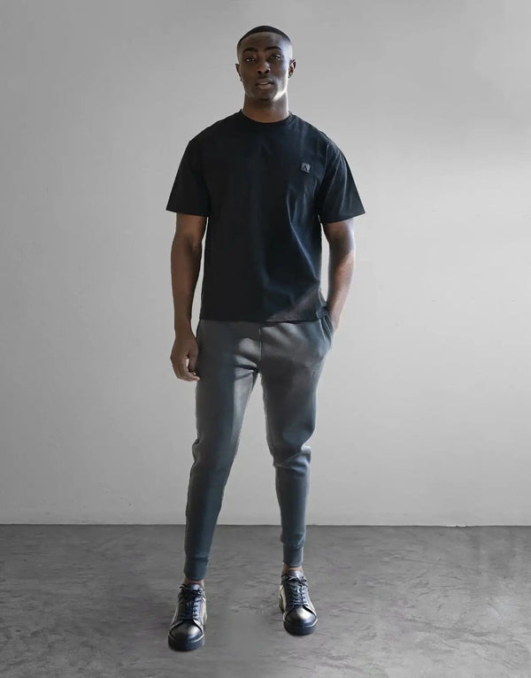 Fade Iconic Black Boxy T-Shirt: Premium Cotton, Relaxed Fit, Everyday Style
