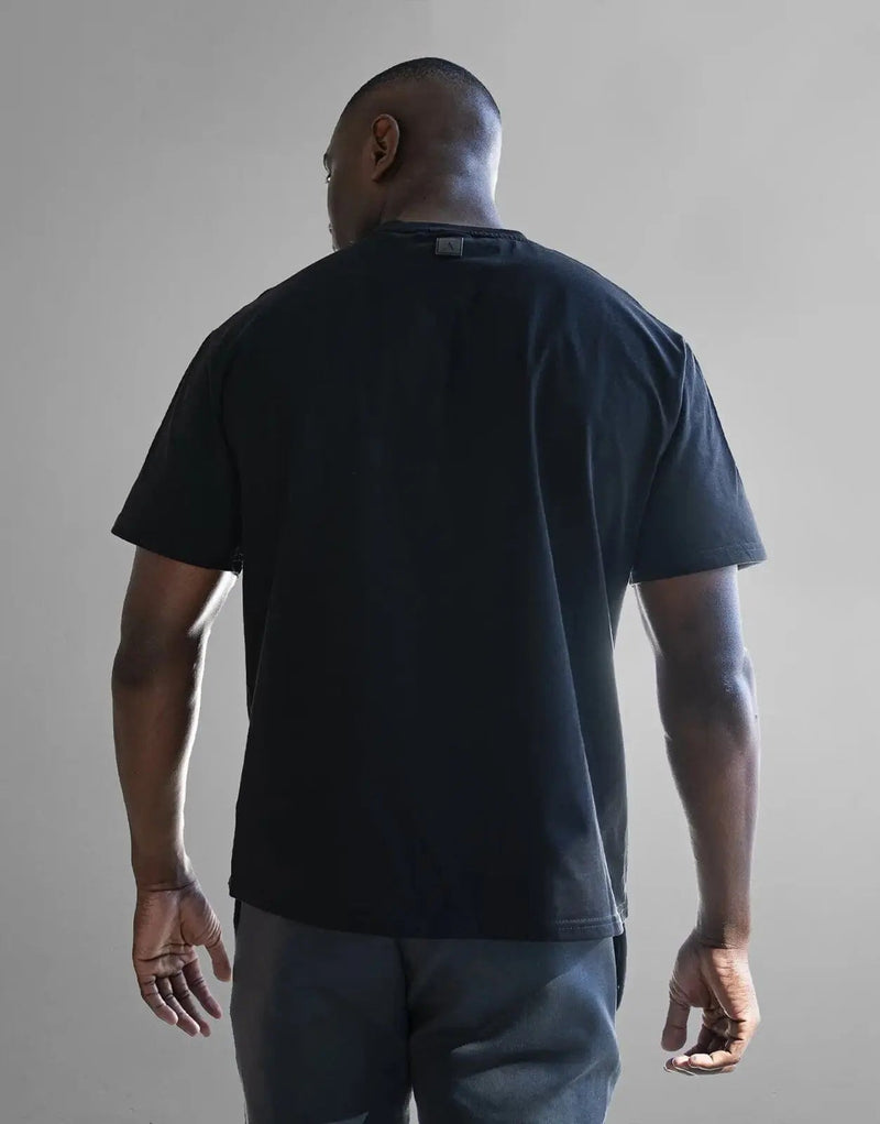 Fade Iconic Black Boxy T-Shirt: Premium Cotton, Relaxed Fit, Everyday Style