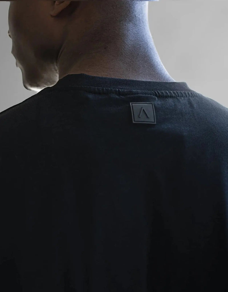 Fade Iconic Black Boxy T-Shirt: Premium Cotton, Relaxed Fit, Everyday Style