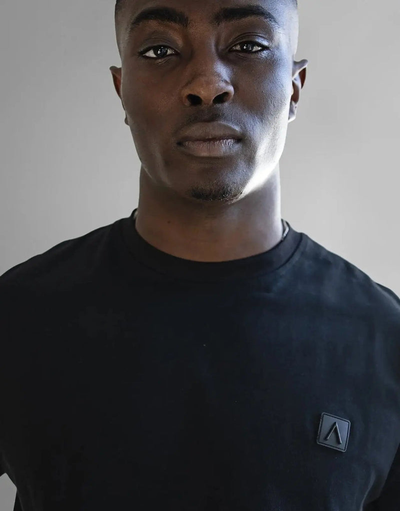 Fade Iconic Black Boxy T-Shirt: Premium Cotton, Relaxed Fit, Everyday Style