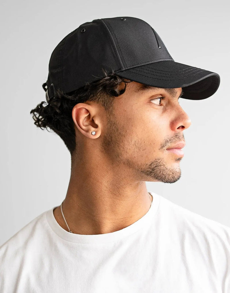 Fade Iconic Black Cap: Breathable Polyester, Comfort Fit, 3D Logo, Matte Accents