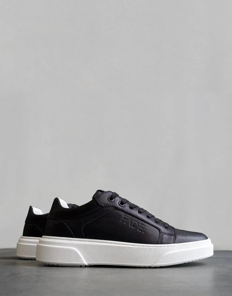 Fade Iconic II Men's Black/White Leather Sneaker: Premium Handcrafted Comfort & Style
