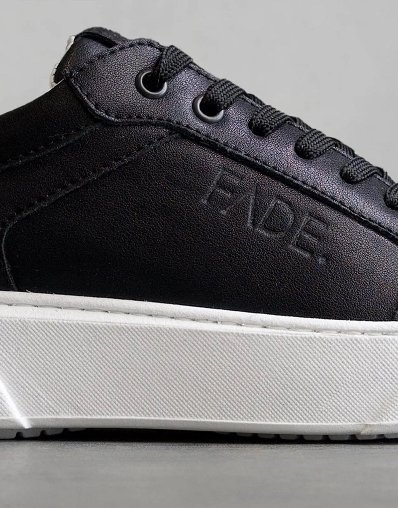Fade Iconic II Men's Black/White Leather Sneaker: Premium Handcrafted Comfort & Style