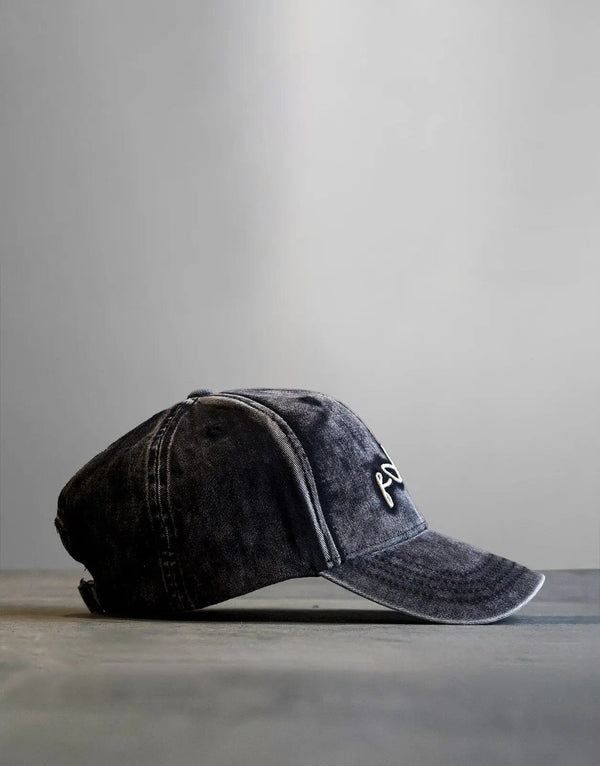 Signature Washed Grey Cap: Timeless Style, Comfortable Fit, Effortlessly Cool Look