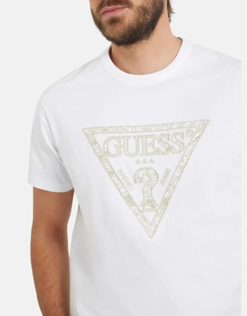 Classic Guess White Cotton Tee: Iconic Embroidered Triangle Logo, Regular Fit