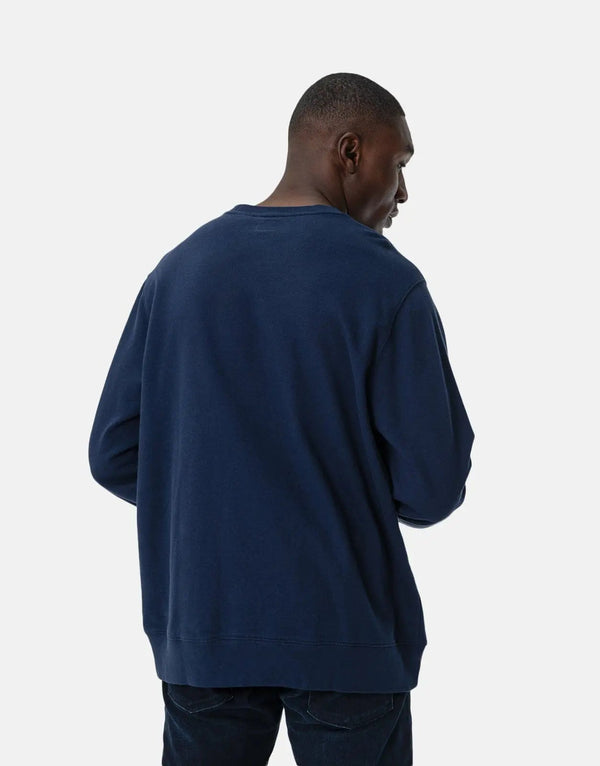 Classic Levi's Fleece Crewneck Sweatshirt: Comfortable, Versatile, Iconic Style