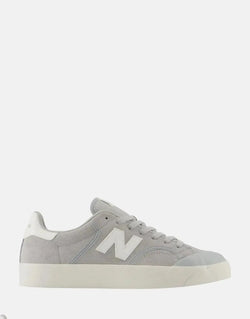New Balance BB100 SSW Classic Retro Basketball Sneaker with Vulcanized Design
