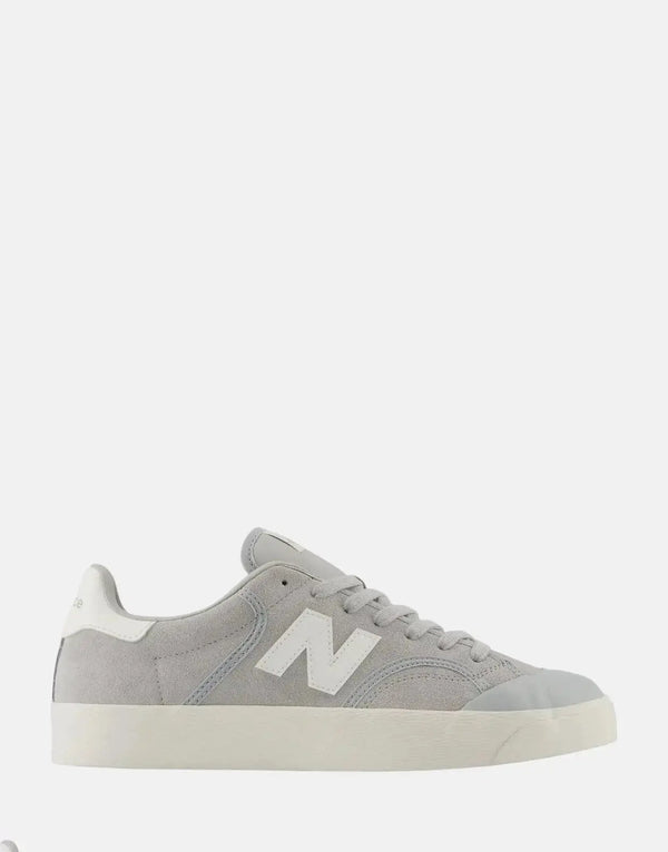 New Balance BB100 SSW Classic Retro Basketball Sneaker with Vulcanized Design