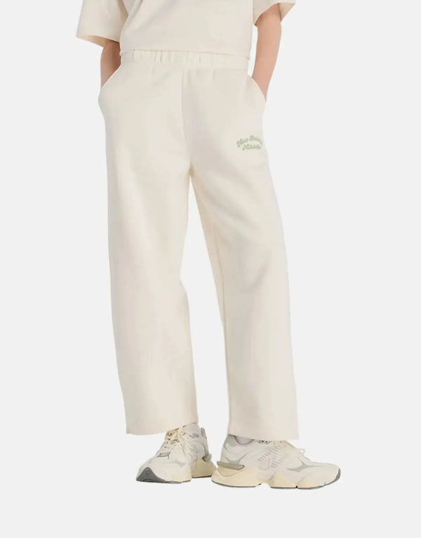 New Balance Heritage Fleece Barrel Leg Pants: Relaxed Comfort, Permafrost White