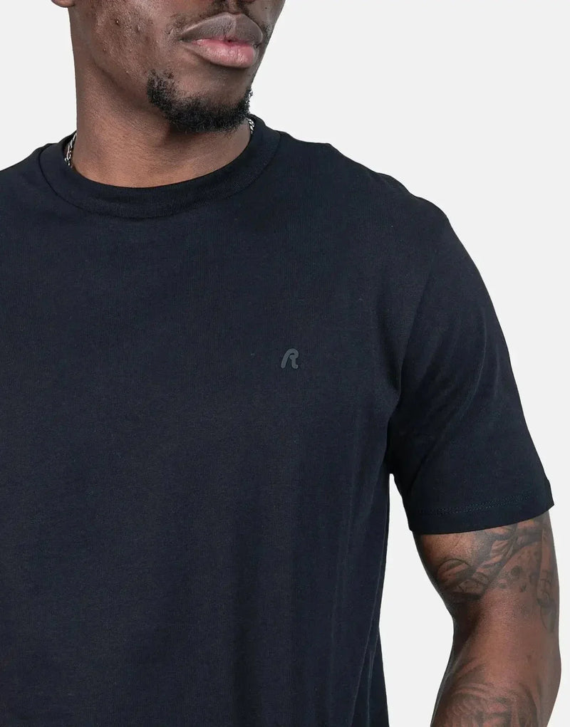 Replay Men's Tonal R Badge Black T-Shirt: Premium Cotton, Modern Fit, Edgy