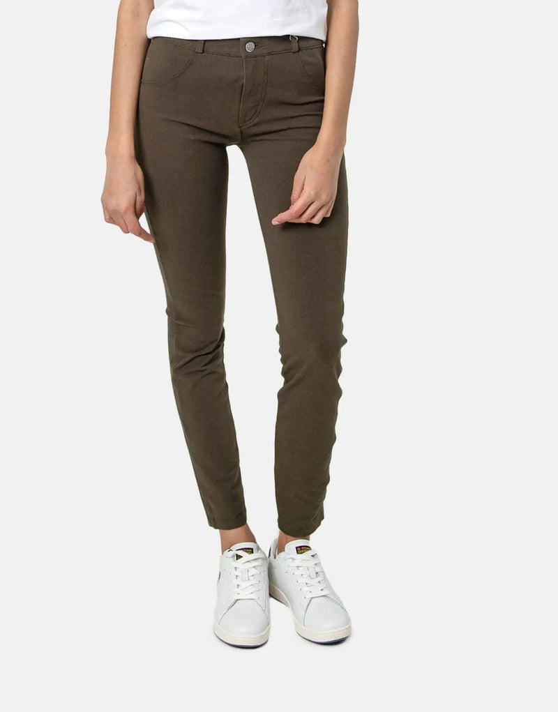 Sissy Boy Women's Sculpt Knit Khaki Jegging: Mid-Rise, Elastic Waist, Stretch Comfort