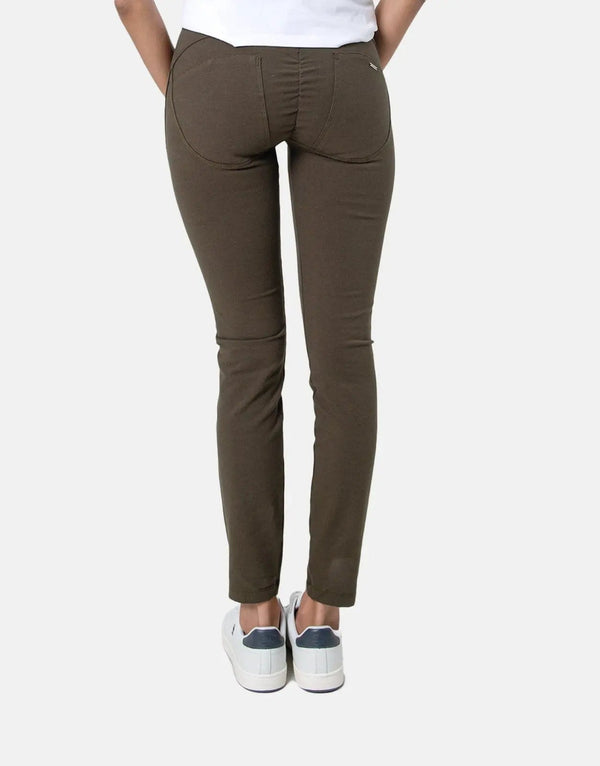 Sissy Boy Women's Sculpt Knit Khaki Jegging: Mid-Rise, Elastic Waist, Stretch Comfort