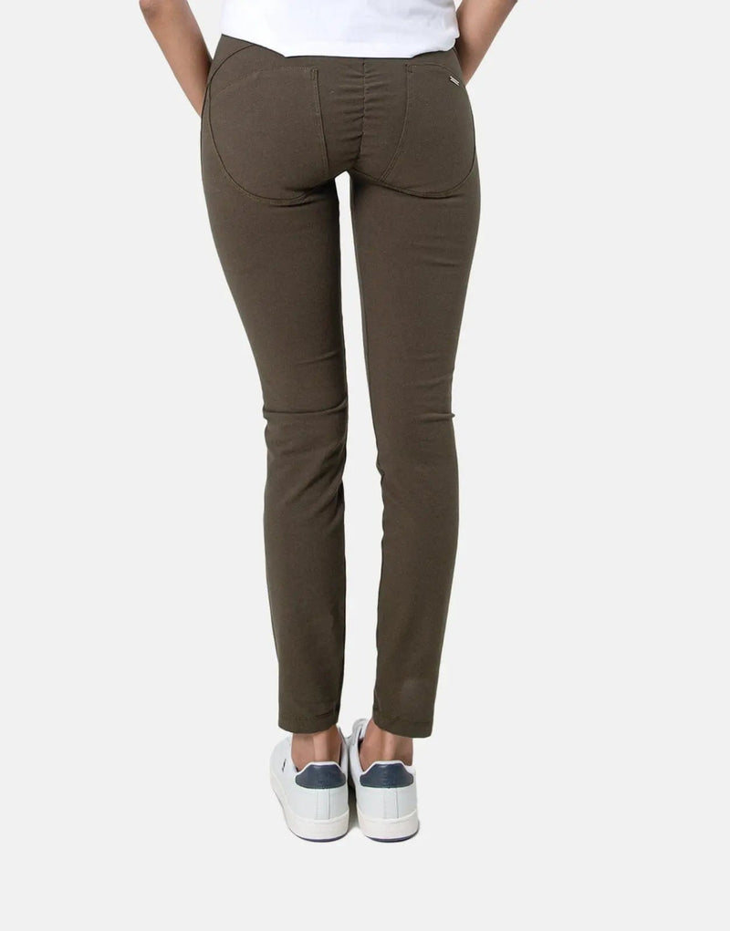Sissy Boy Women's Sculpt Knit Khaki Jegging: Mid-Rise, Elastic Waist, Stretch Comfort