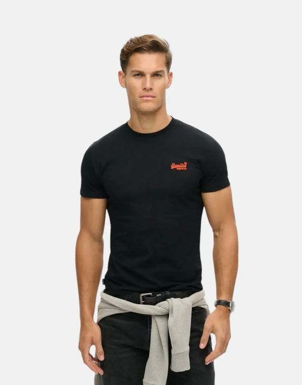 Superdry Essential Logo Black T-Shirt: Organic Cotton, Slim Fit, Versatile Style