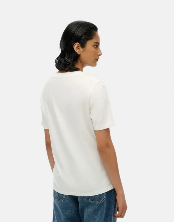 Superdry Essential Logo Tee: Relaxed Fit, Embroidered, Soft Organic Cotton