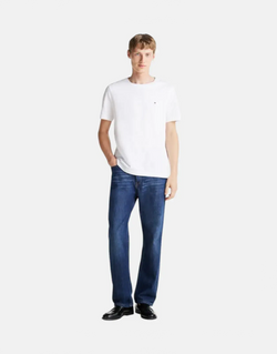 Tommy Hilfiger Essential Pure Cotton White Regular Fit Tee with Flag Logo