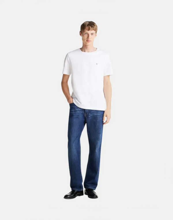 Tommy Hilfiger Essential Pure Cotton White Regular Fit Tee with Flag Logo
